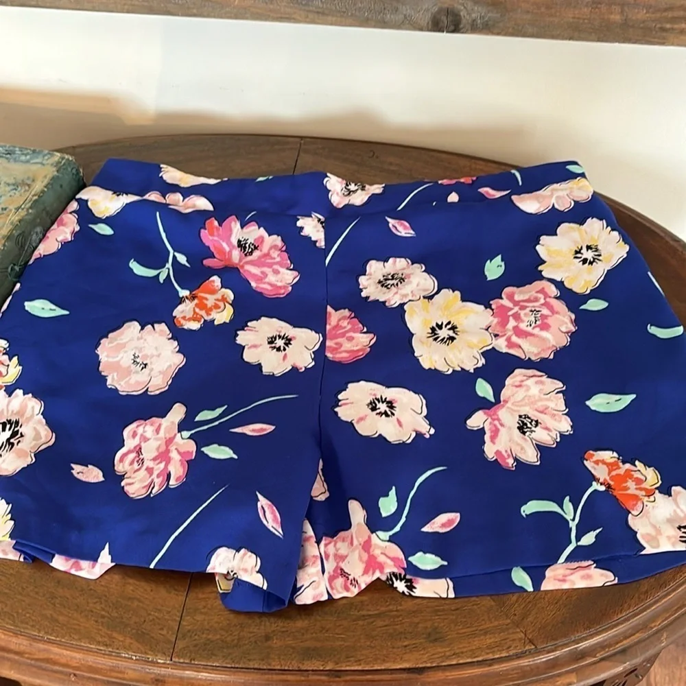 OFFERS WELCOME! Kaari Blue Floral Shorts Women’s Sz. LP Romance | Hawaiian